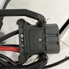 Hoppecke 8790202 | Trak mini 24V30A 230v Year 2016 sn. 45020829 80A Rema battery connector