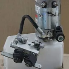 Jungheinrich 51417583 | Pumpmotor with tank and valve block 24V 2,2KW code R932010341 for EJD220 year 2016