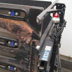 Cascade unknown | White goods clamb 21G85404 R0 sn. VER1076036-4R0 1600 kg on 800mm cariage width 1.61 mtr Plates 1.37 width 1,18 mtr high FEM 2-3-4 weight 1062 kg year 2018