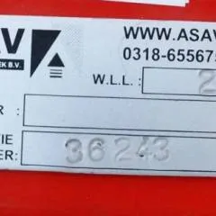 ASAV unknown | Hijsbalk Battery lifting beam 2 ton sn. 36243 outer dimensions 1100x160x80mm inner dimensions 150x70mm distance lifting hook 585-800-1010mm
