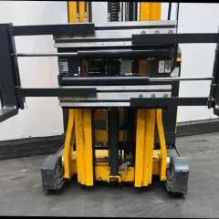 Cascade UPF2-0508RO | Forkpositioner Fem2B Capacity 1500 kg at 500mm Total width 850mm Minimum width 535mm Maximum width 1610mm Year 2011 sn. VER845833-2RO