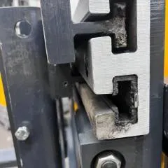 Cascade UPF2-0508RO | Forkpositioner Fem2B Capacity 1500 kg at 500mm Total width 850mm Minimum width 535mm Maximum width 1610mm Year 2011 sn. VER845833-2RO