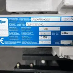 Cascade 28G-FPB-059 | Forkpositioner Fem2 Capacity 1900 kg at 500mm Minumum width 670mm Maximum width 1625 mm Weight 284 kg Year 2005